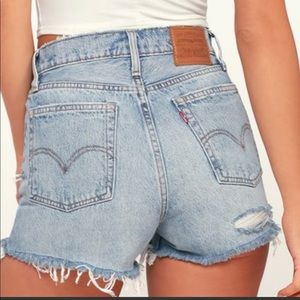 Levi’s high rise wedgie denim short